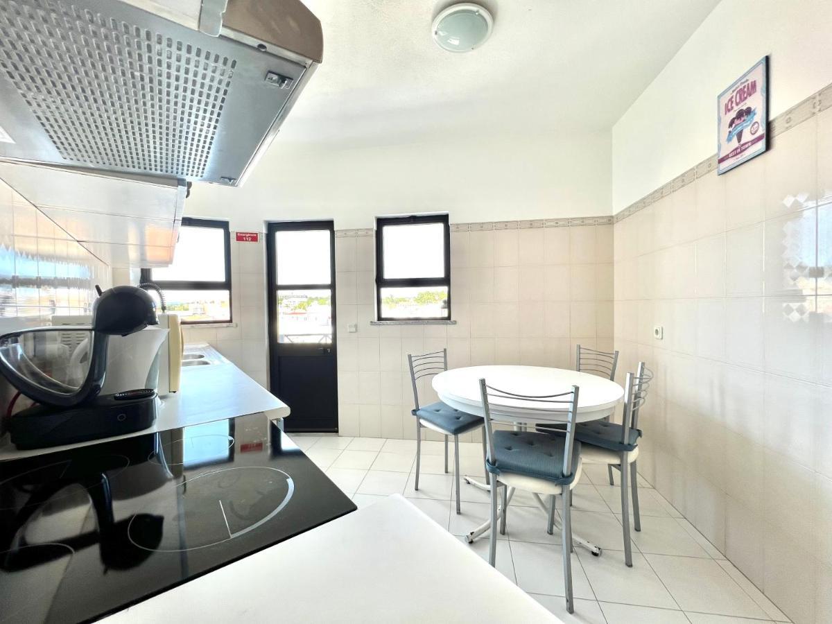 Loky - Near Quarteira Center Apartment Bagian luar foto