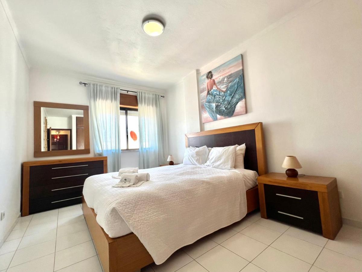 Loky - Near Quarteira Center Apartment Bagian luar foto