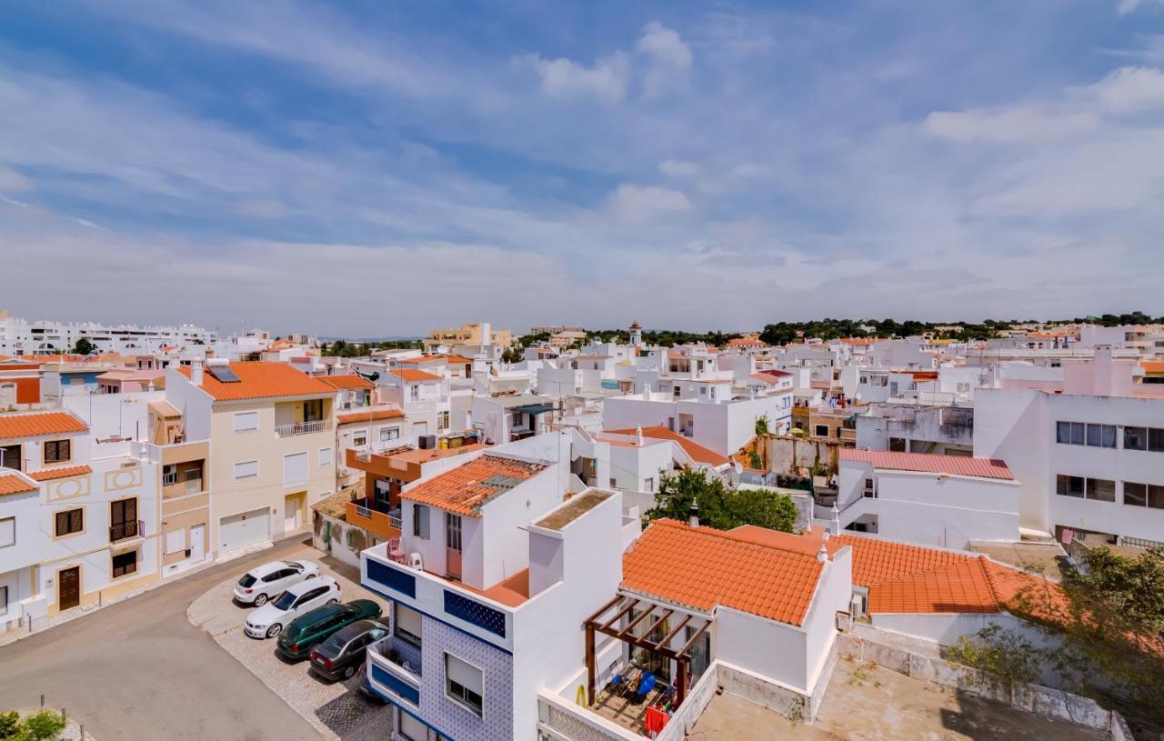 Loky - Near Quarteira Center Apartment Bagian luar foto